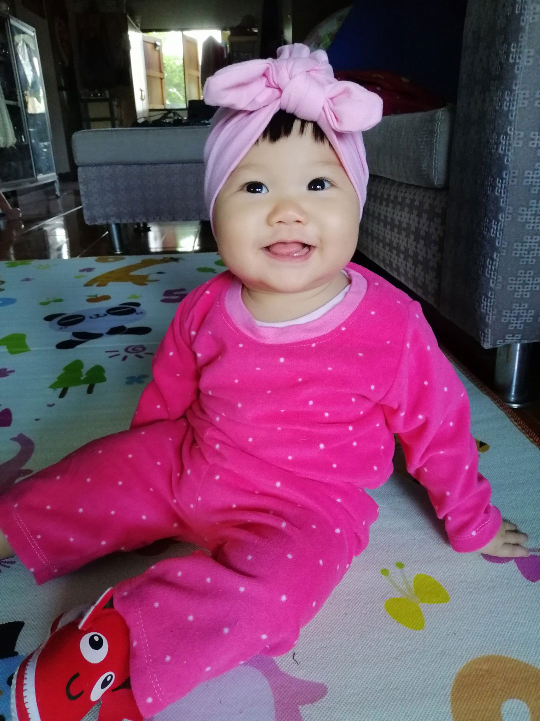 Nisachon Apirom profile icon