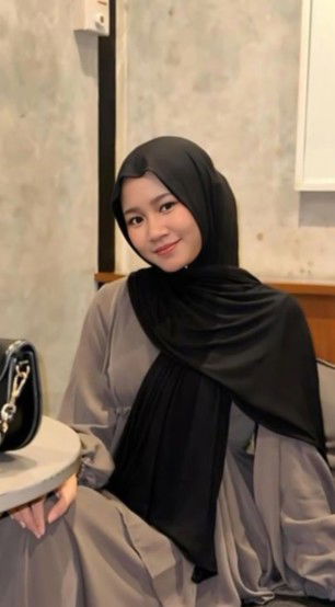 Risma Wati profile icon