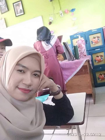 Nining Sulastri profile icon