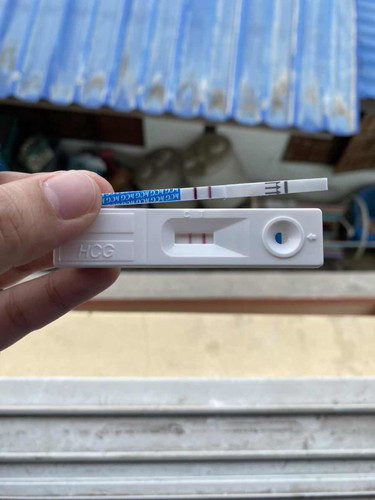 ตรวจเมื่อเช้า ขึ้น 2 ขีด เมื่อเย็นไปหาหมอมา หมอซาวแล้วบอกว่าท้องได้แระมาน 5 สัปดาห์