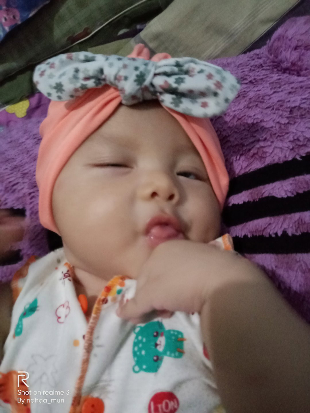 mampu menegakkan kepala