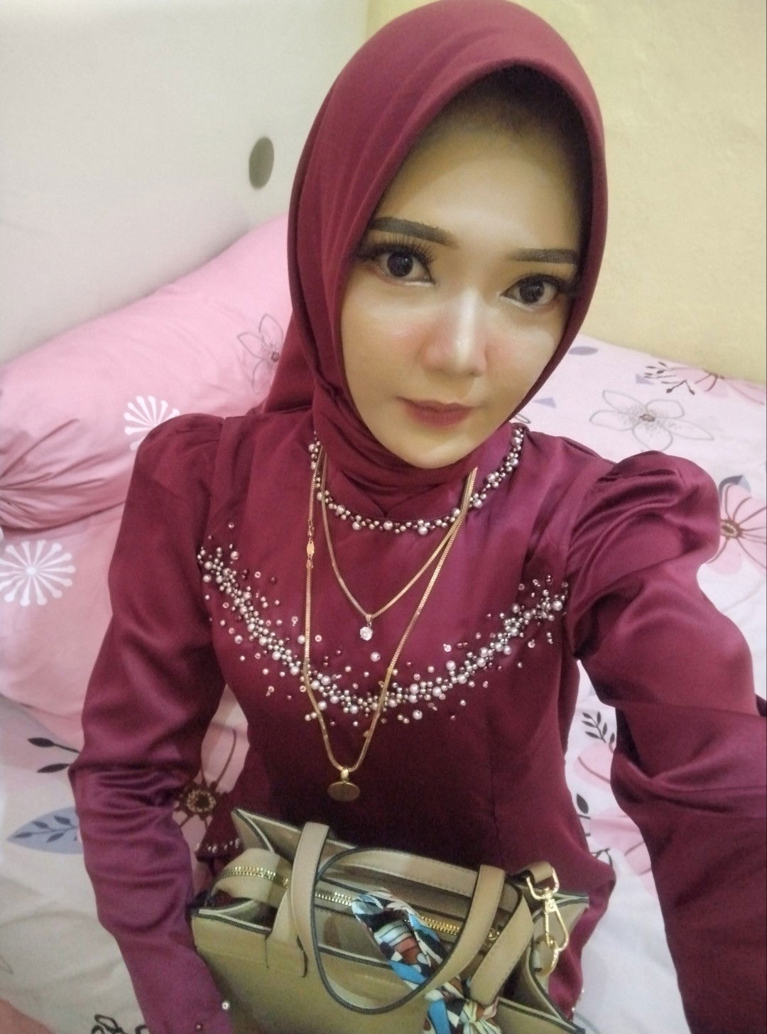 Dewi Rohmati profile icon