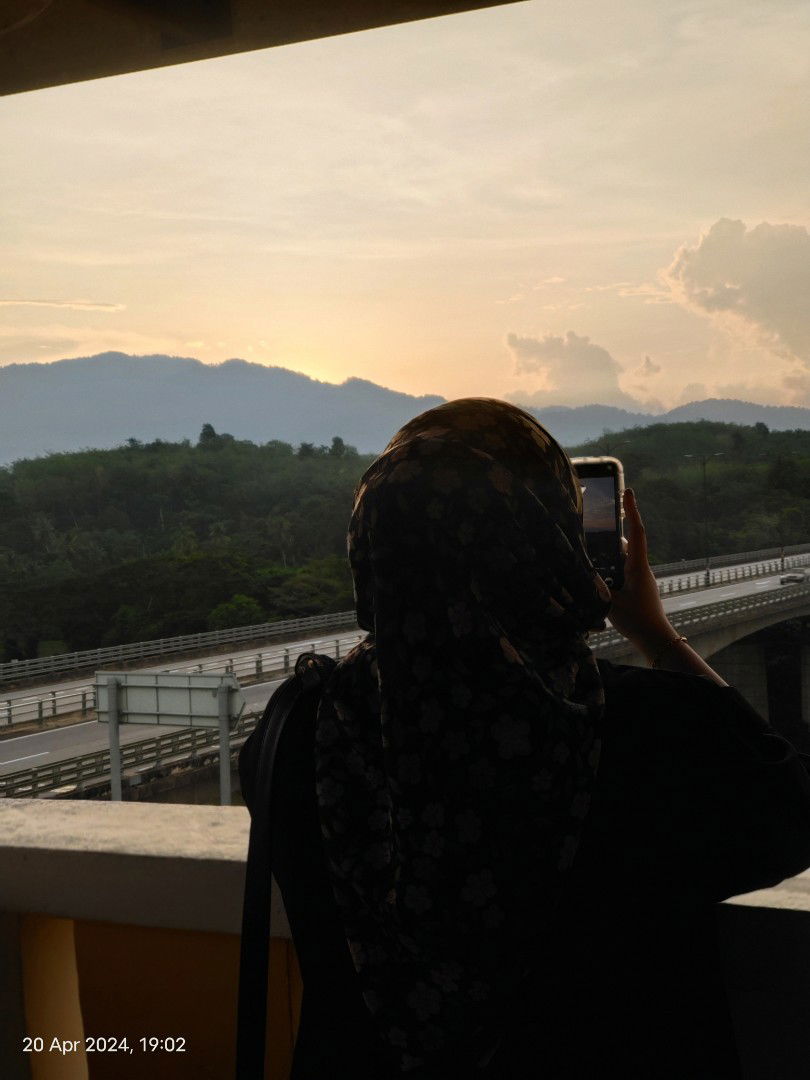 NR_ FAIZAH profile icon