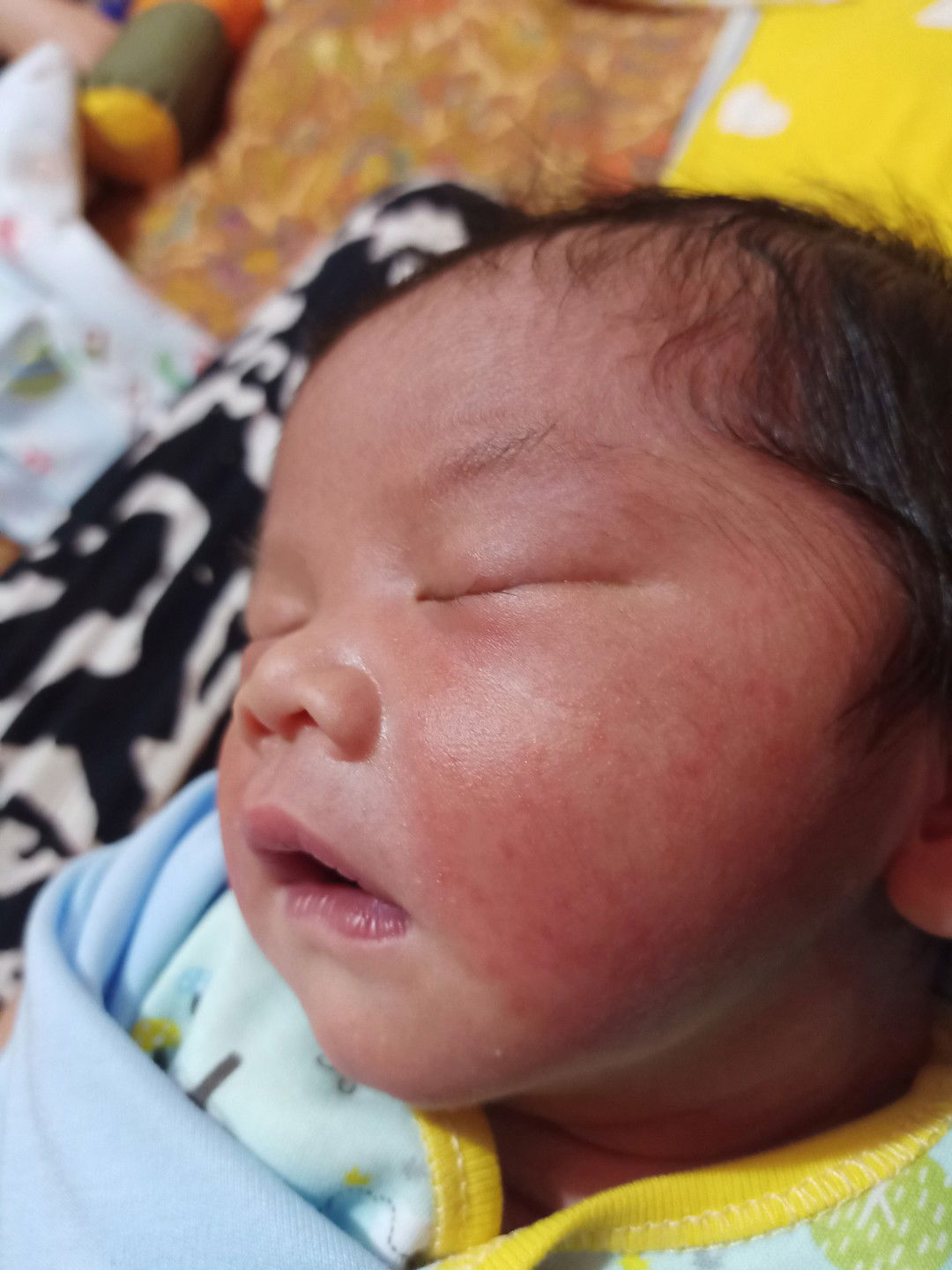 keponakanku pipinya merah