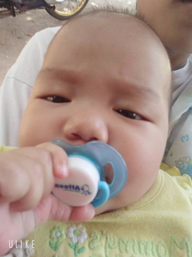 ลูกดูดนิ้ว ทานนมน้อยลง?