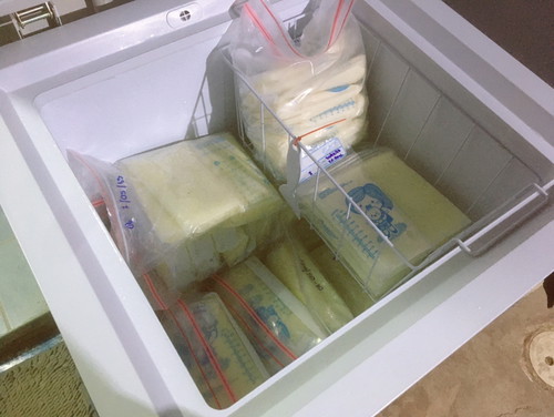 นมแม่