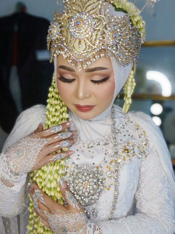 Neni Maryani profile icon