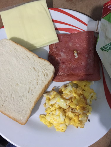LAGING GUTOM ?