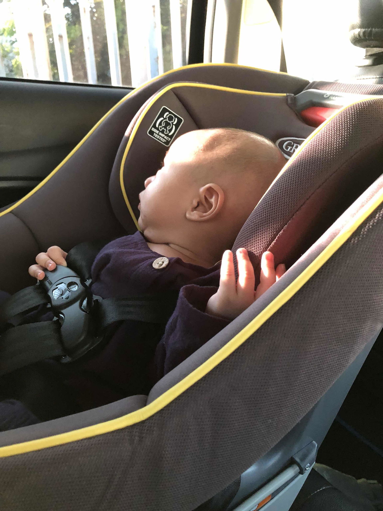 rizqya monica profile icon