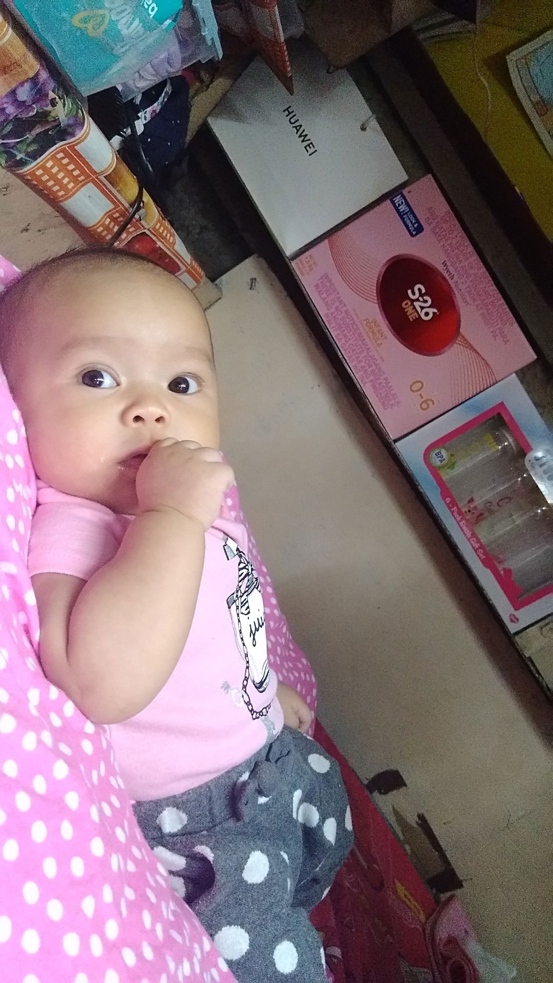 flex ko lang ang 2 months old baby ko..