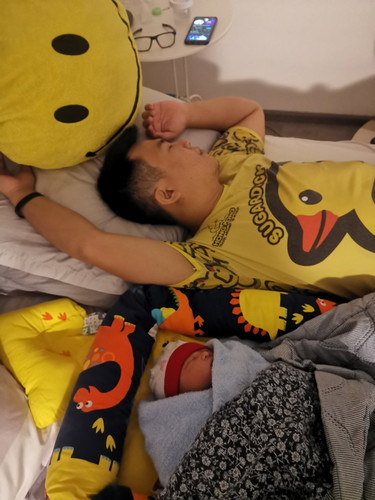 คืนแรกกับการเลี้ยงลูกแบบน้ำนมยังไม่มา