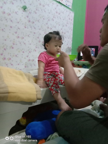 11 months baby girl. but shes only 8.5 kls...shes too little...what can i do...