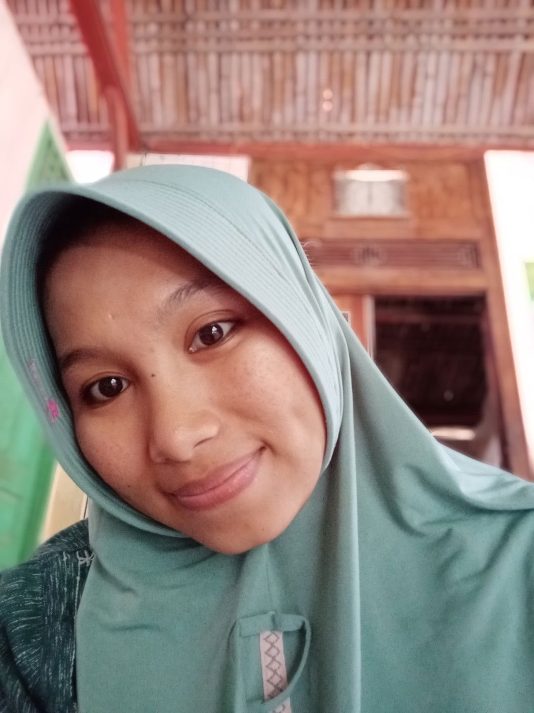 Evi Nur Aini profile icon