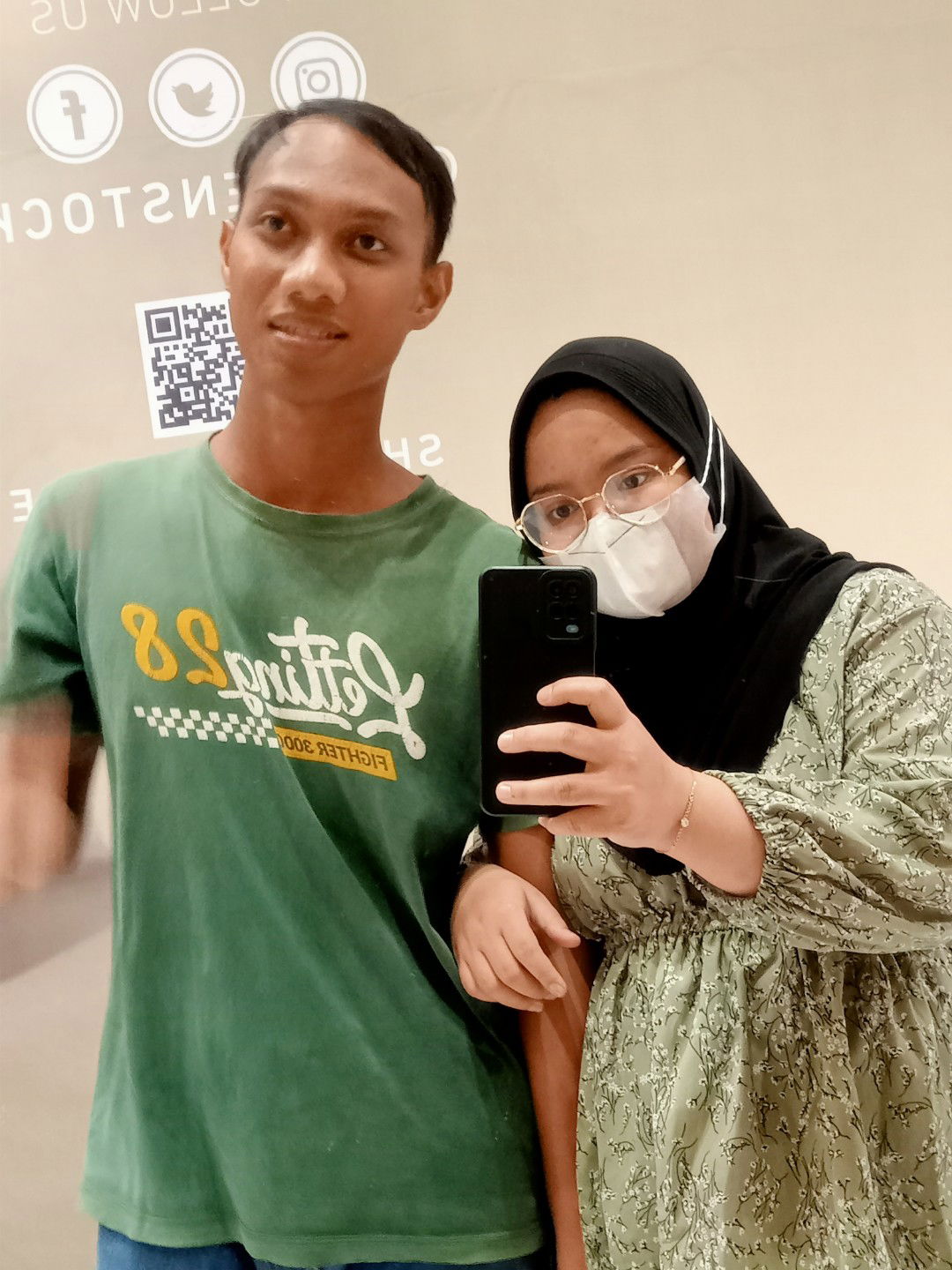 tria nur aini profile icon