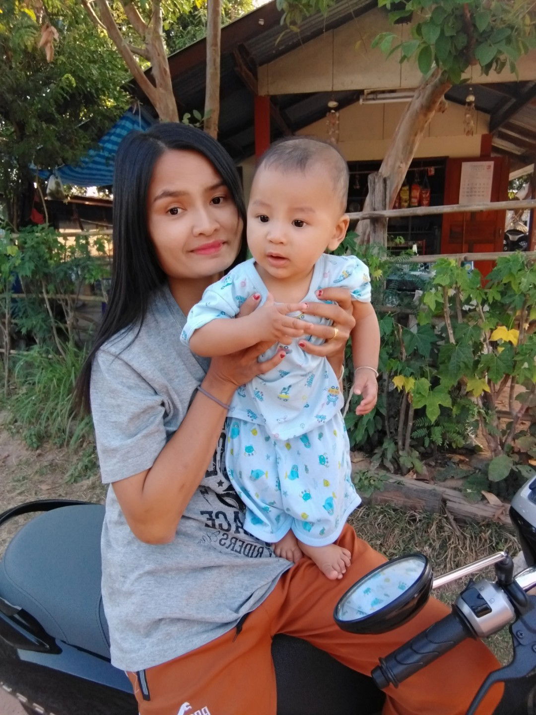 Nanee Supannee profile icon