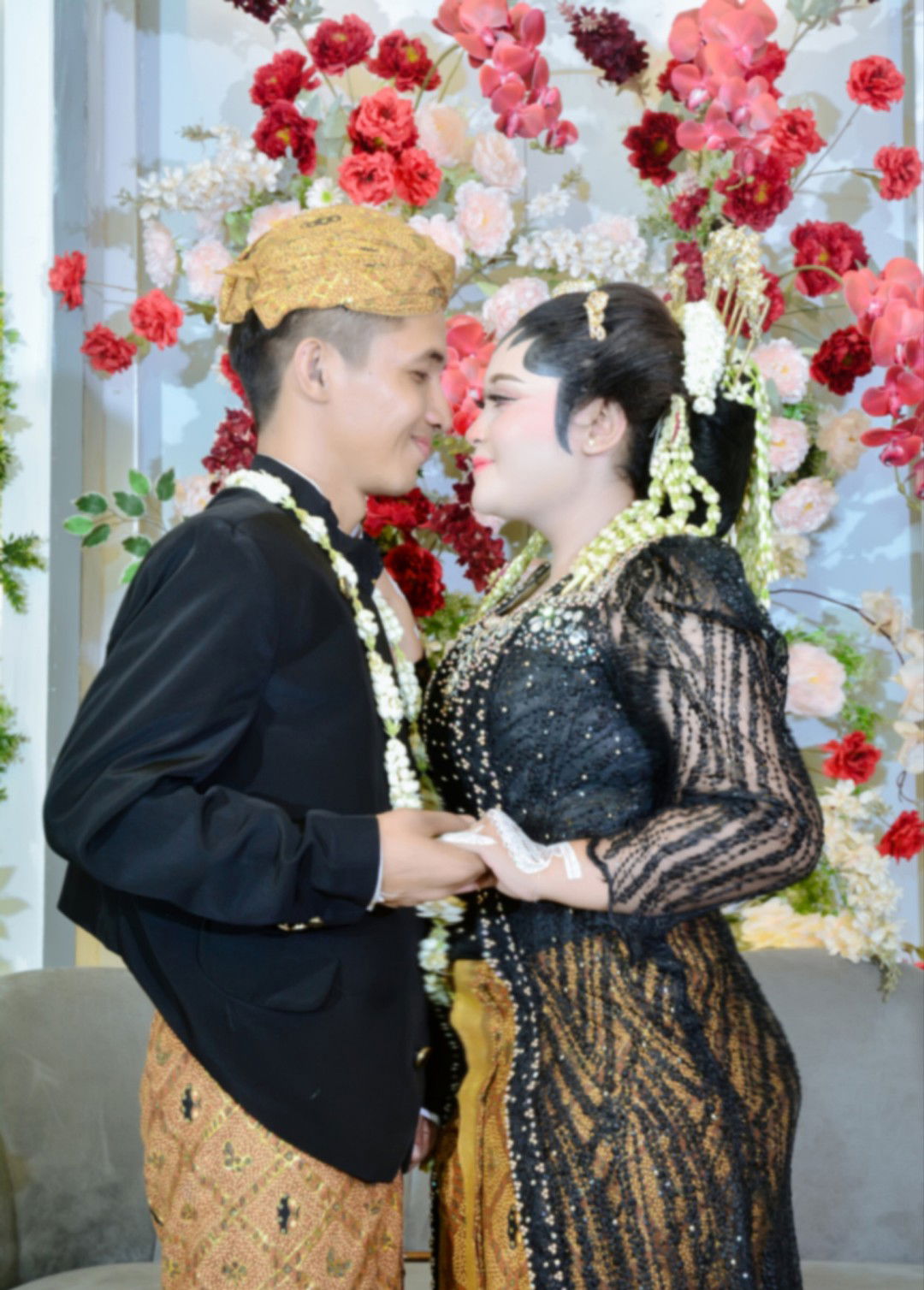 Lely Sayanti profile icon