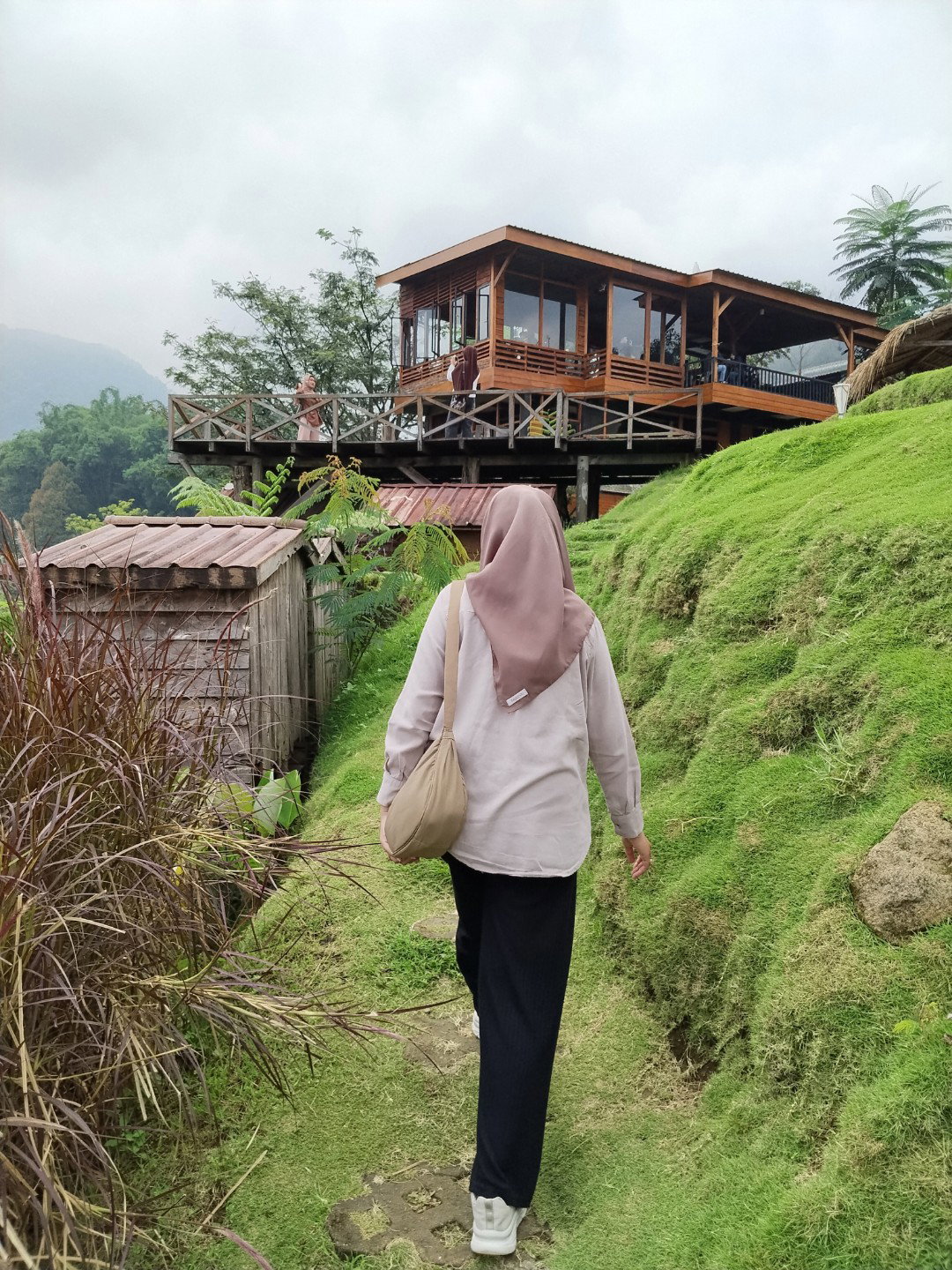 Mia Aeny profile icon