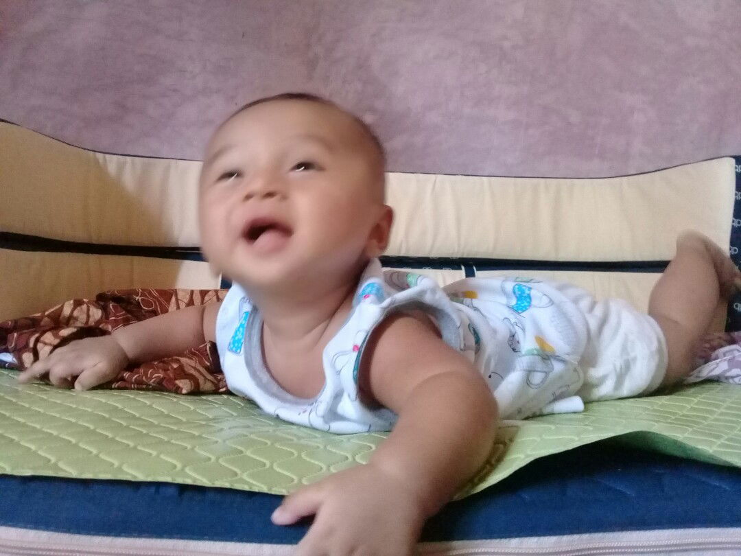 Tri Wahyuni profile icon