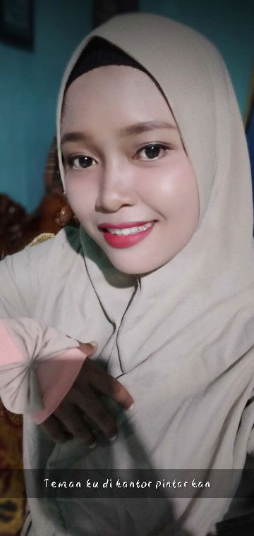 Siti Munawaroh profile icon