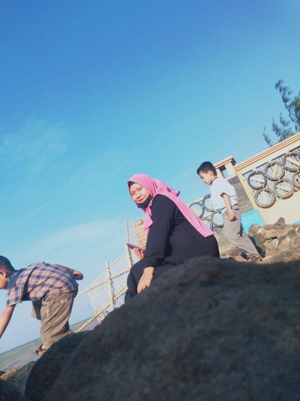 Rika Komalasari profile icon