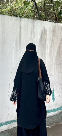 novi putri profile icon