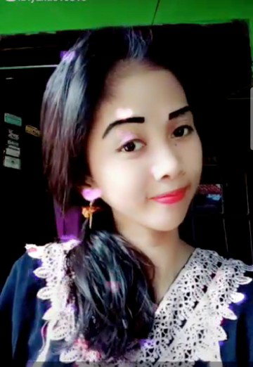 Yanti Ari profile icon