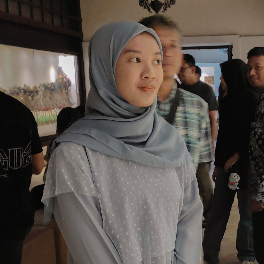 Rezki Anisa profile icon