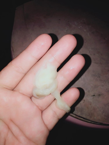 ตอนเช้ามีมูกออกมาเเบบนี้ ใกล้คลอดยังคะ