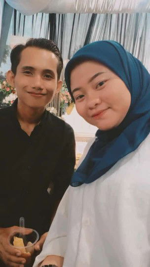 eva apriyanih  profile icon