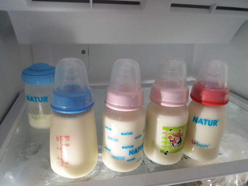 นมแม่