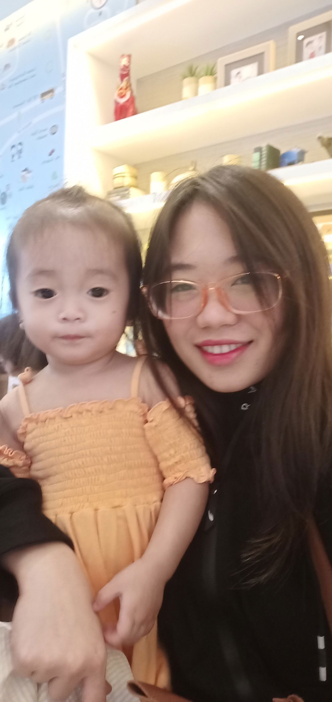 momsy JM profile icon