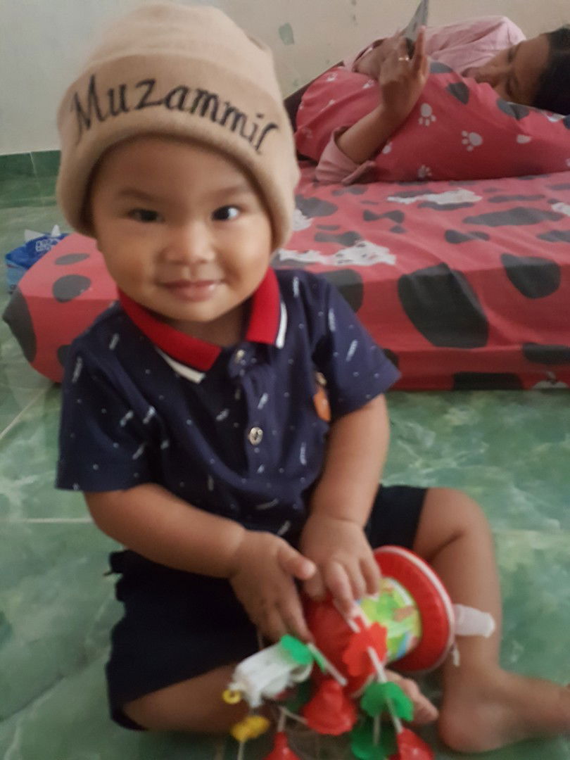 blm bisa duduk sendiri