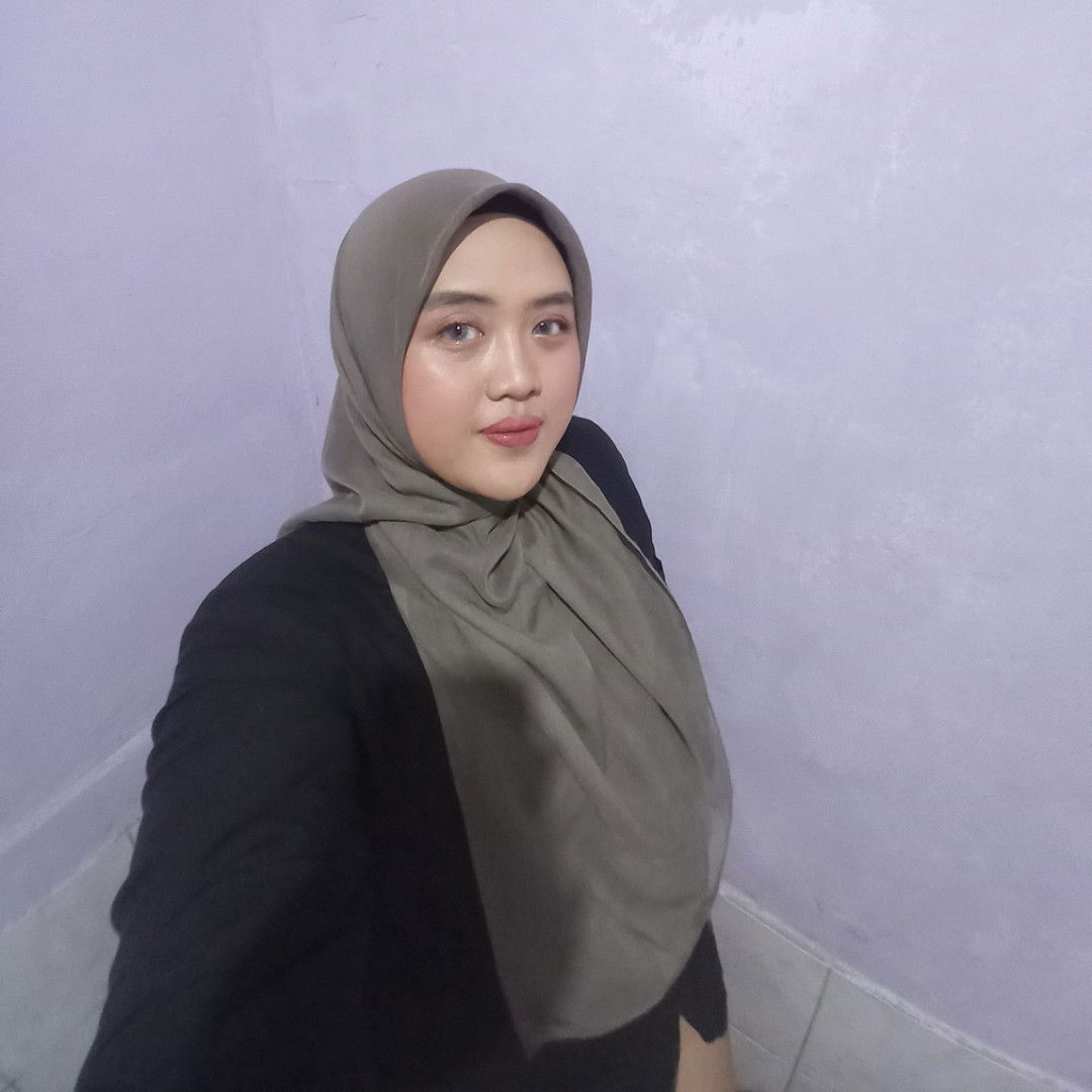 widya putri hutami profile icon