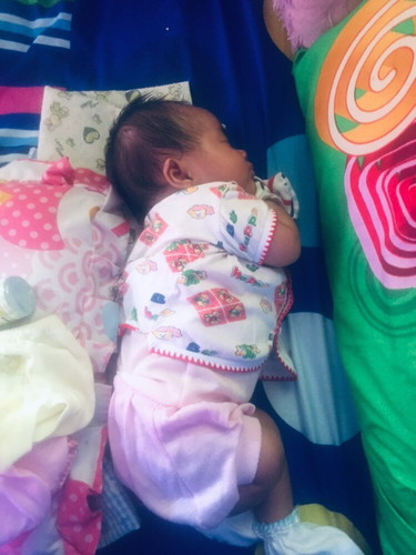 bun pernah ngalamin ga bayi nya batuk , skrg bayi saya baru umur 1bulan15hari sakit batuk kyk ada berd bun pernah ngalamin ga bayi nya batuk , skrg bayi saya baru umur 1bulan15hari sakit batuk kyk ada berdahakny jg nangani ny gmn ya bun??