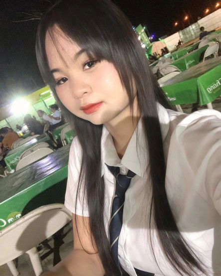 พลอย ลี่ profile icon