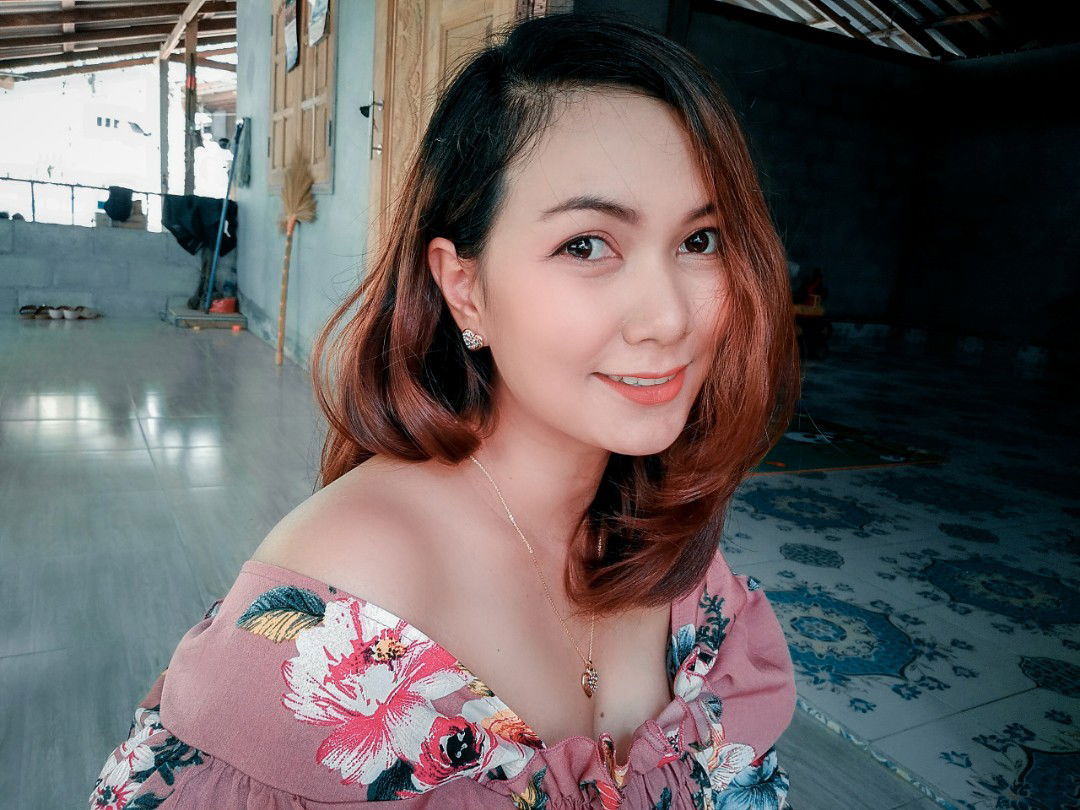 Pom Thassaya profile icon