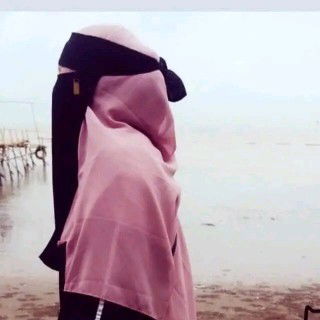 Alinda Sari profile icon