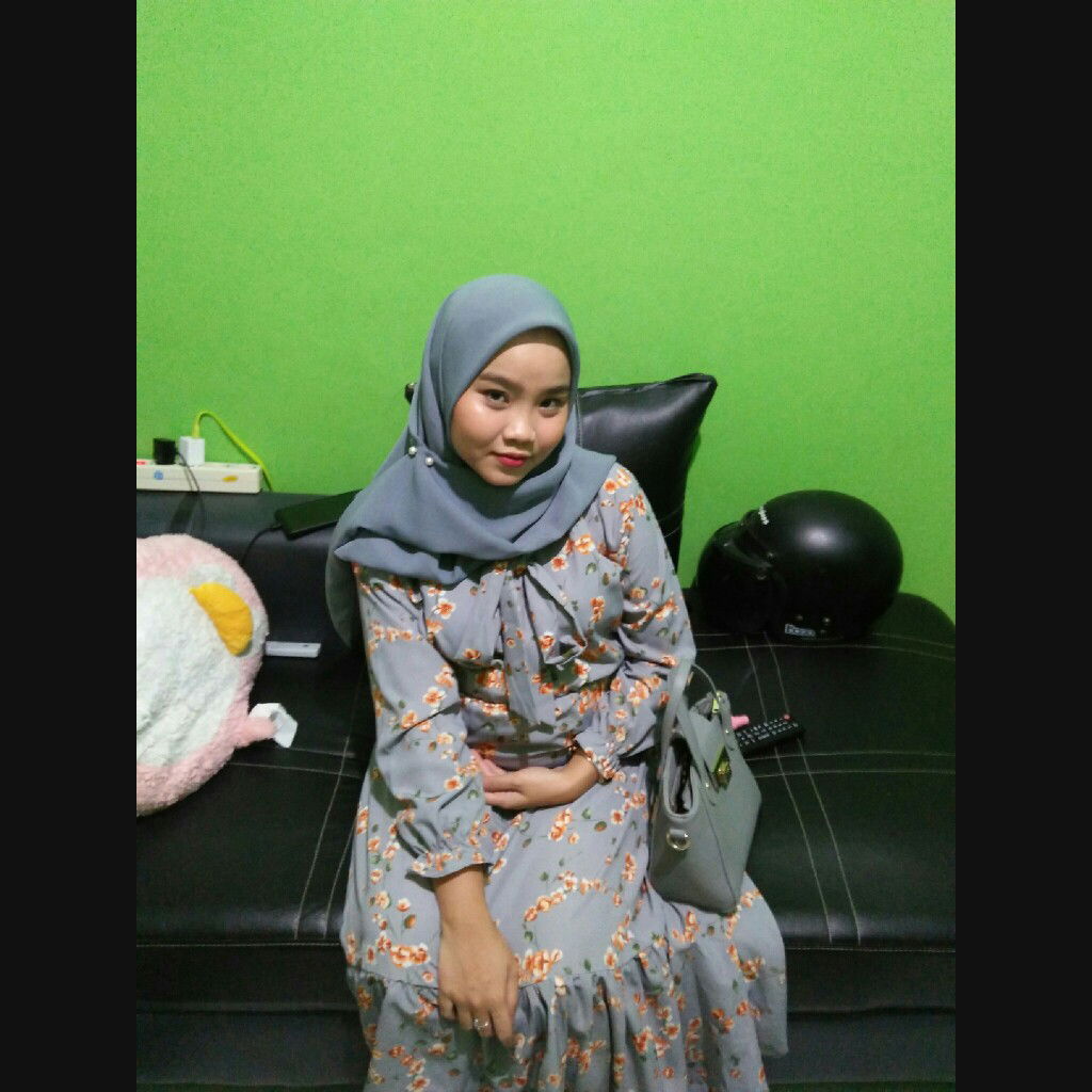 Sri Romlah profile icon