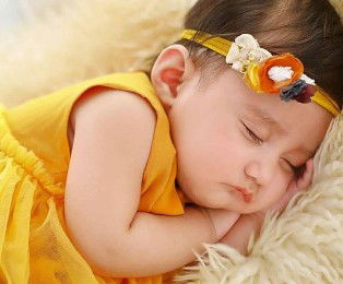 zarmeena ayeesha nuha (Azel) profile icon