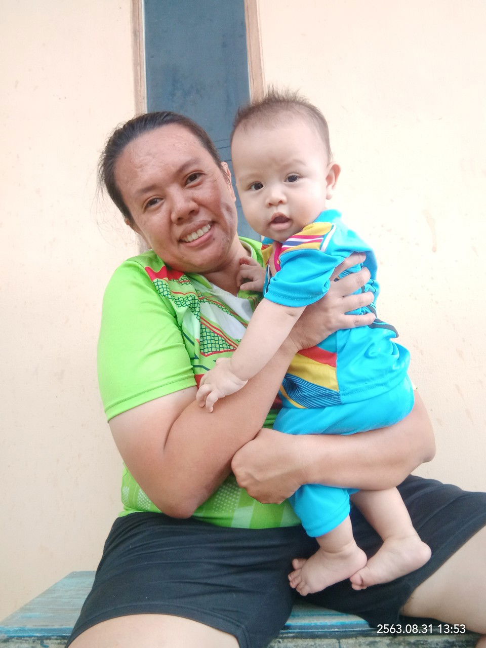 ขวัญ อ้วนกลม profile icon