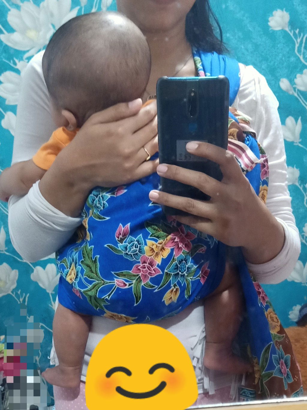 baby wearing mshape