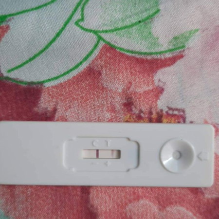 hi mga mommies .is this a positive o negative? first po 1 line lng at kinabukasan ito na nakita ko..ano po ibig sabihin nito.. your opinion is really big help to me.