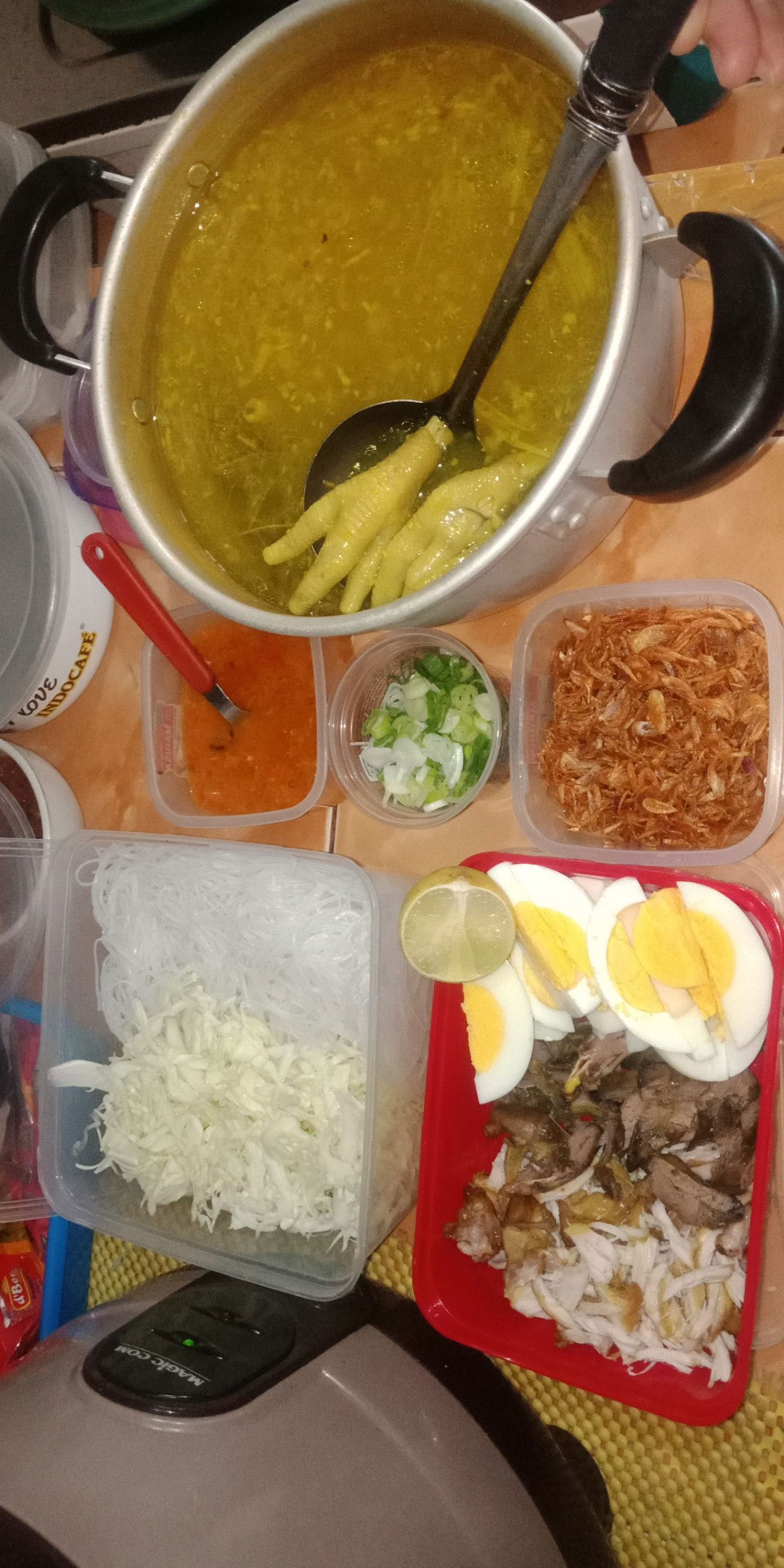 lagi seneng di dapur..