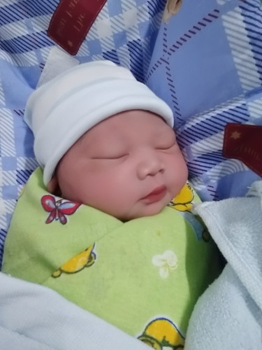 louncing babby gilr??