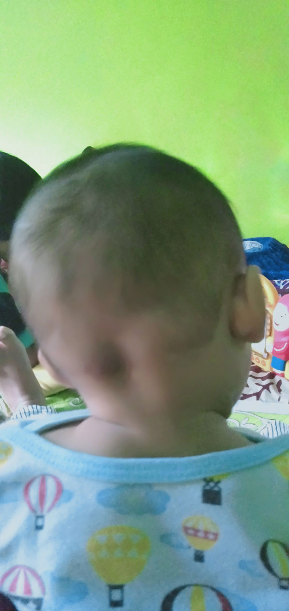 kepala tengkleng ke kiri