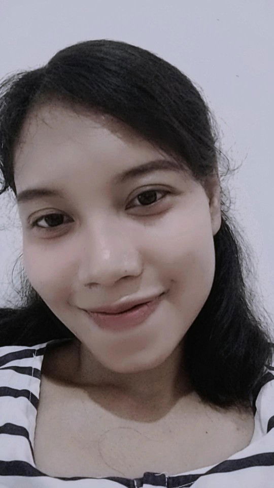 revi nurviani profile icon