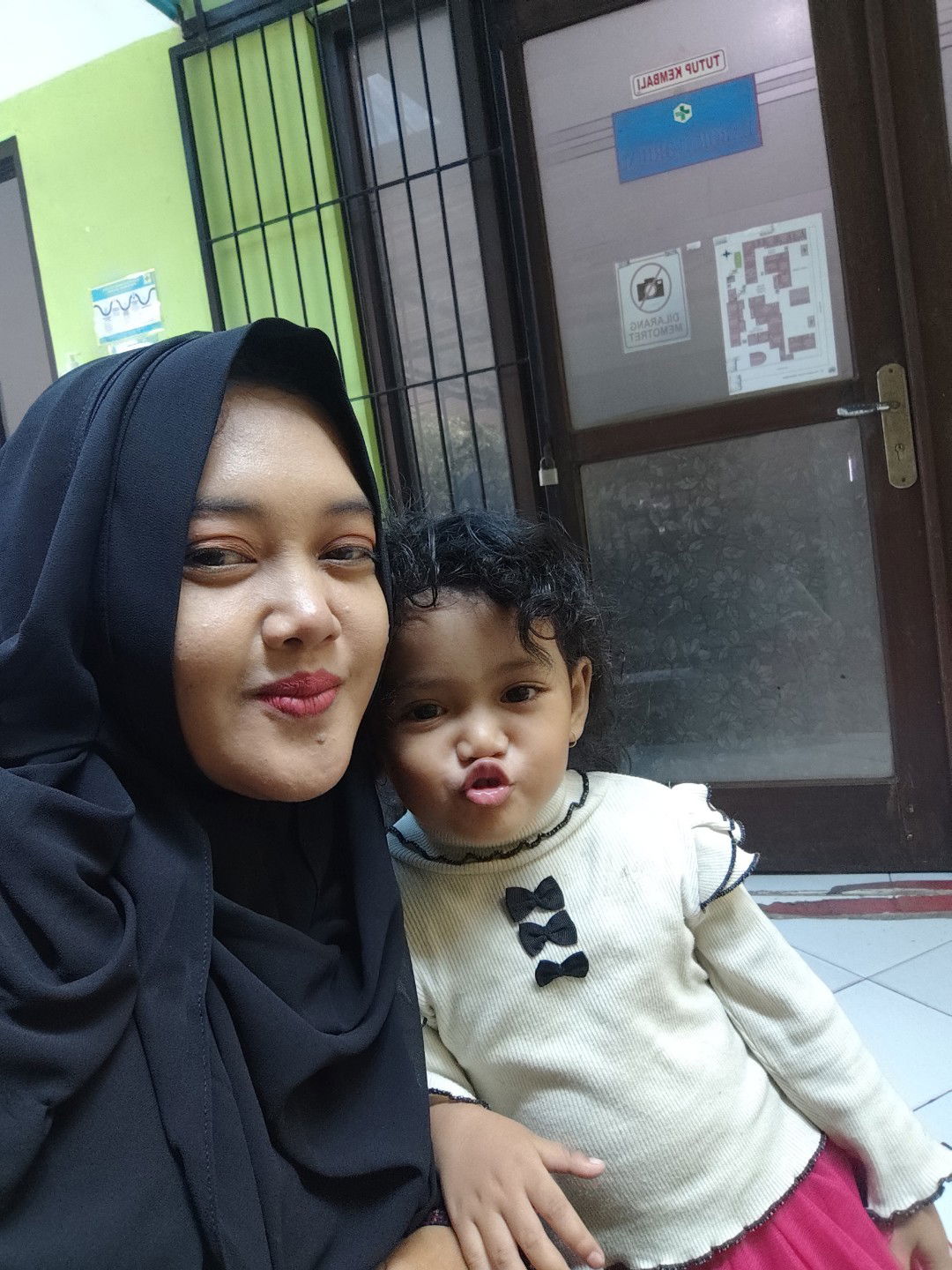 ria stifani  profile icon