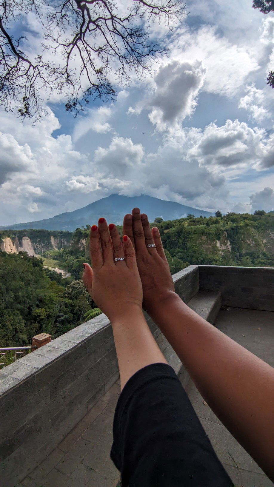 Dewi Yulianita profile icon