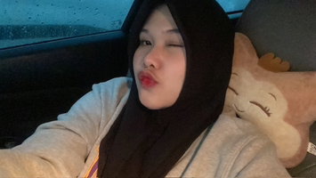 ike wulan zari profile icon