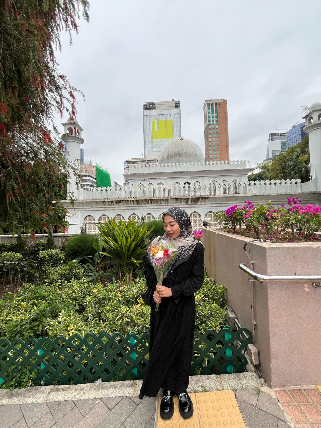 ayu ratnasari profile icon